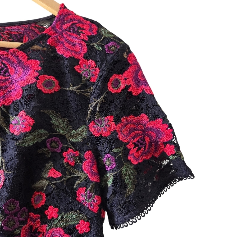 Trina Turk Women's Dress Floral Red Black Size 10 Lace Midi Length Embroidered - Picture 8 of 16